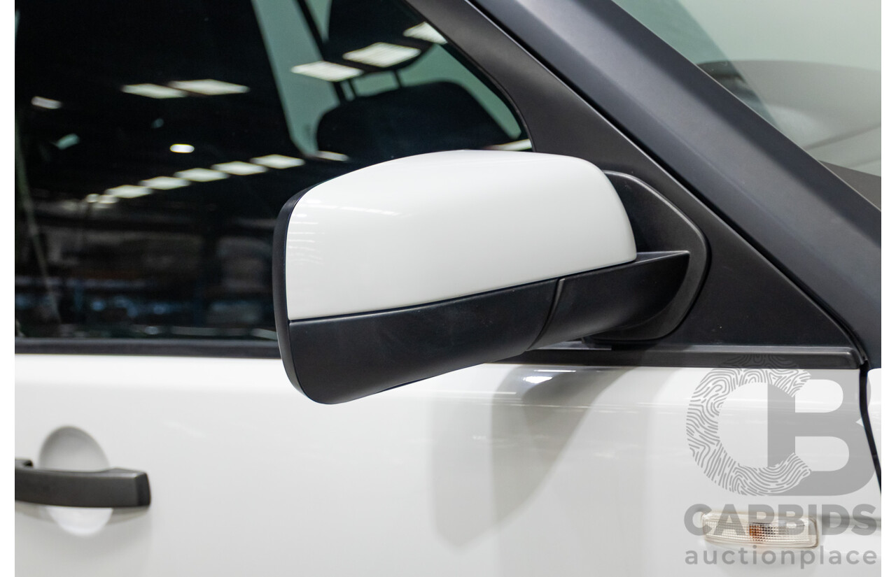 12/2013 Land Rover Discovery 4 3.0 SDV6 SE (4x4) MY13 4D Wagon Fuji White Turbo Diesel 3.0L - 7 seats