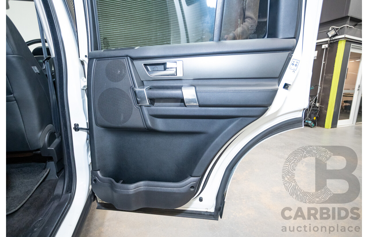 12/2013 Land Rover Discovery 4 3.0 SDV6 SE (4x4) MY13 4D Wagon Fuji White Turbo Diesel 3.0L - 7 seats