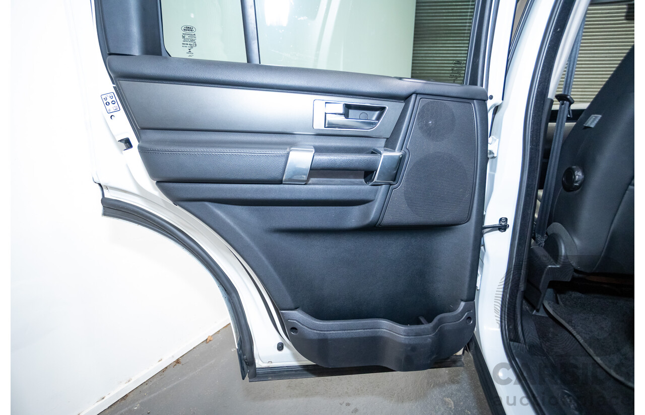 12/2013 Land Rover Discovery 4 3.0 SDV6 SE (4x4) MY13 4D Wagon Fuji White Turbo Diesel 3.0L - 7 seats