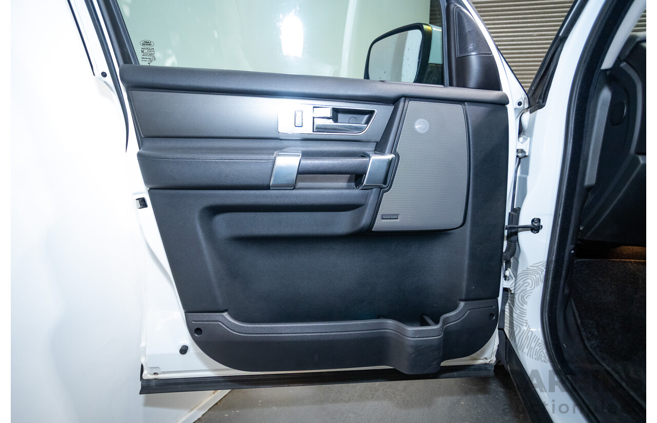 12/2013 Land Rover Discovery 4 3.0 SDV6 SE (4x4) MY13 4D Wagon Fuji White Turbo Diesel 3.0L - 7 seats