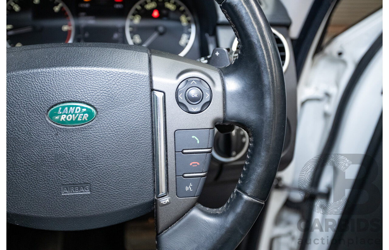 12/2013 Land Rover Discovery 4 3.0 SDV6 SE (4x4) MY13 4D Wagon Fuji White Turbo Diesel 3.0L - 7 seats