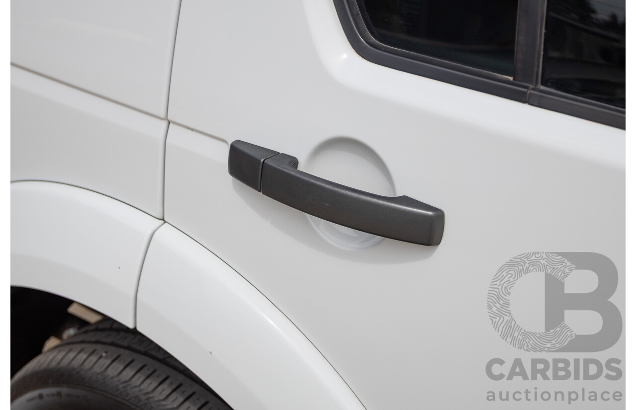 12/2013 Land Rover Discovery 4 3.0 SDV6 SE (4x4) MY13 4D Wagon Fuji White Turbo Diesel 3.0L - 7 seats