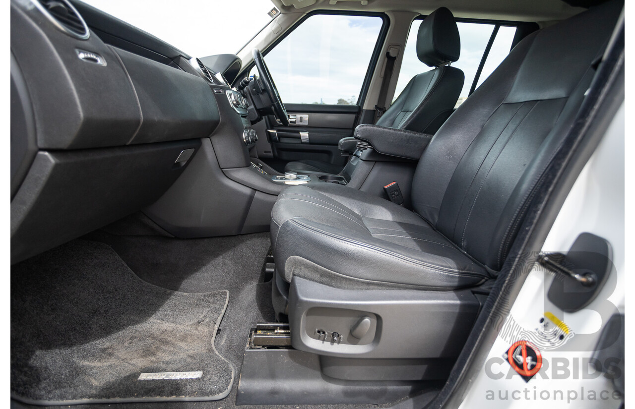 12/2013 Land Rover Discovery 4 3.0 SDV6 SE (4x4) MY13 4D Wagon Fuji White Turbo Diesel 3.0L - 7 seats