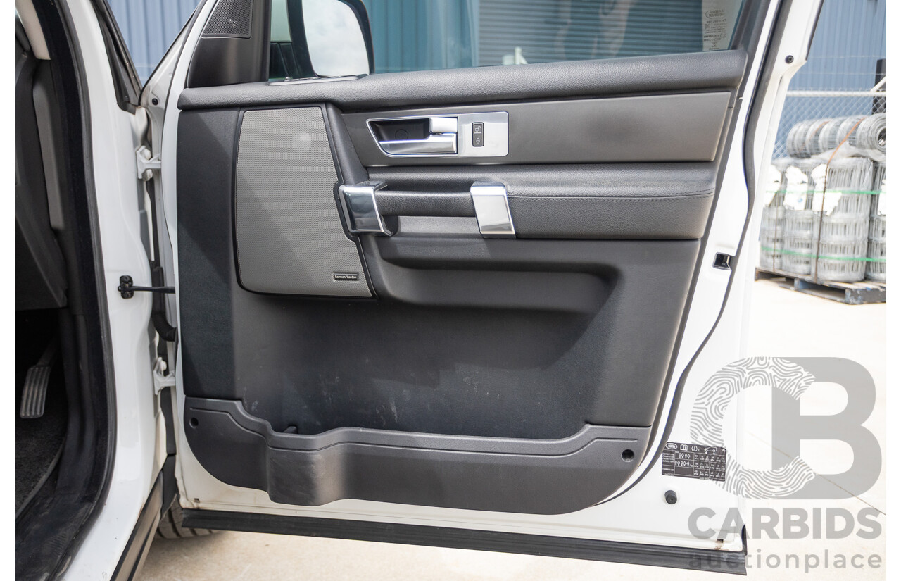 12/2013 Land Rover Discovery 4 3.0 SDV6 SE (4x4) MY13 4D Wagon Fuji White Turbo Diesel 3.0L - 7 seats