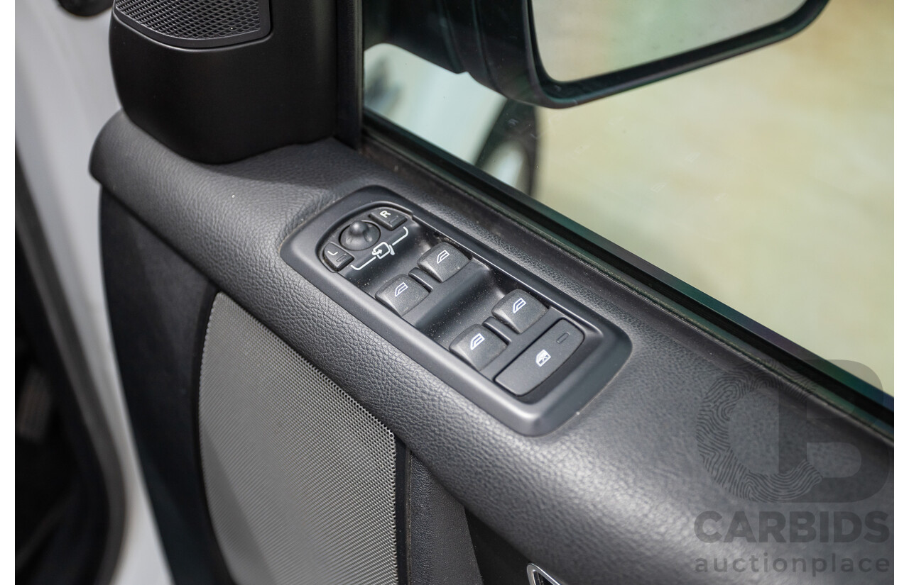 12/2013 Land Rover Discovery 4 3.0 SDV6 SE (4x4) MY13 4D Wagon Fuji White Turbo Diesel 3.0L - 7 seats