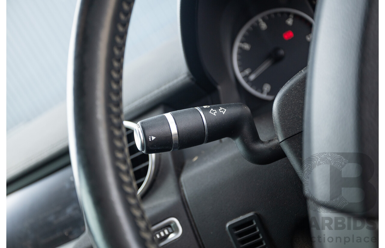 12/2013 Land Rover Discovery 4 3.0 SDV6 SE (4x4) MY13 4D Wagon Fuji White Turbo Diesel 3.0L - 7 seats