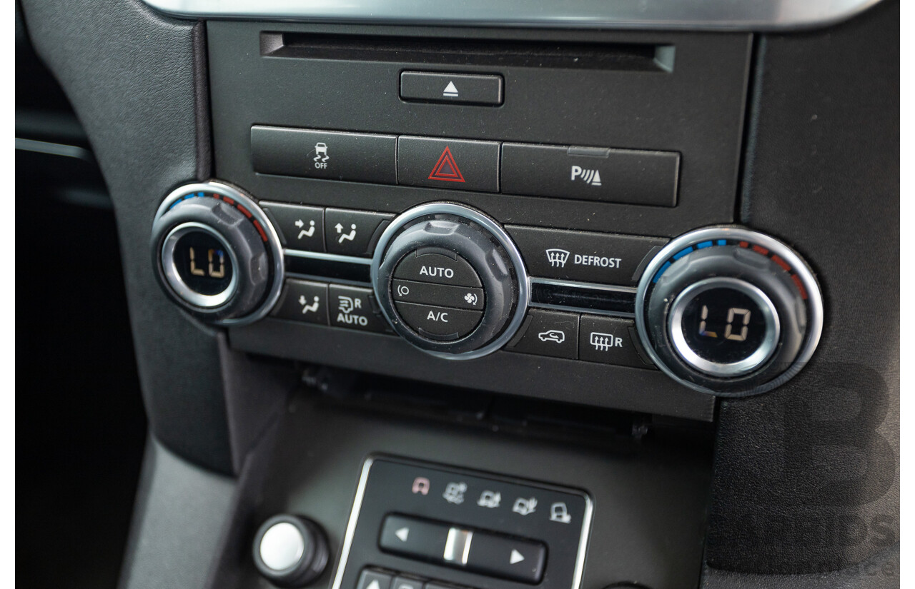 12/2013 Land Rover Discovery 4 3.0 SDV6 SE (4x4) MY13 4D Wagon Fuji White Turbo Diesel 3.0L - 7 seats