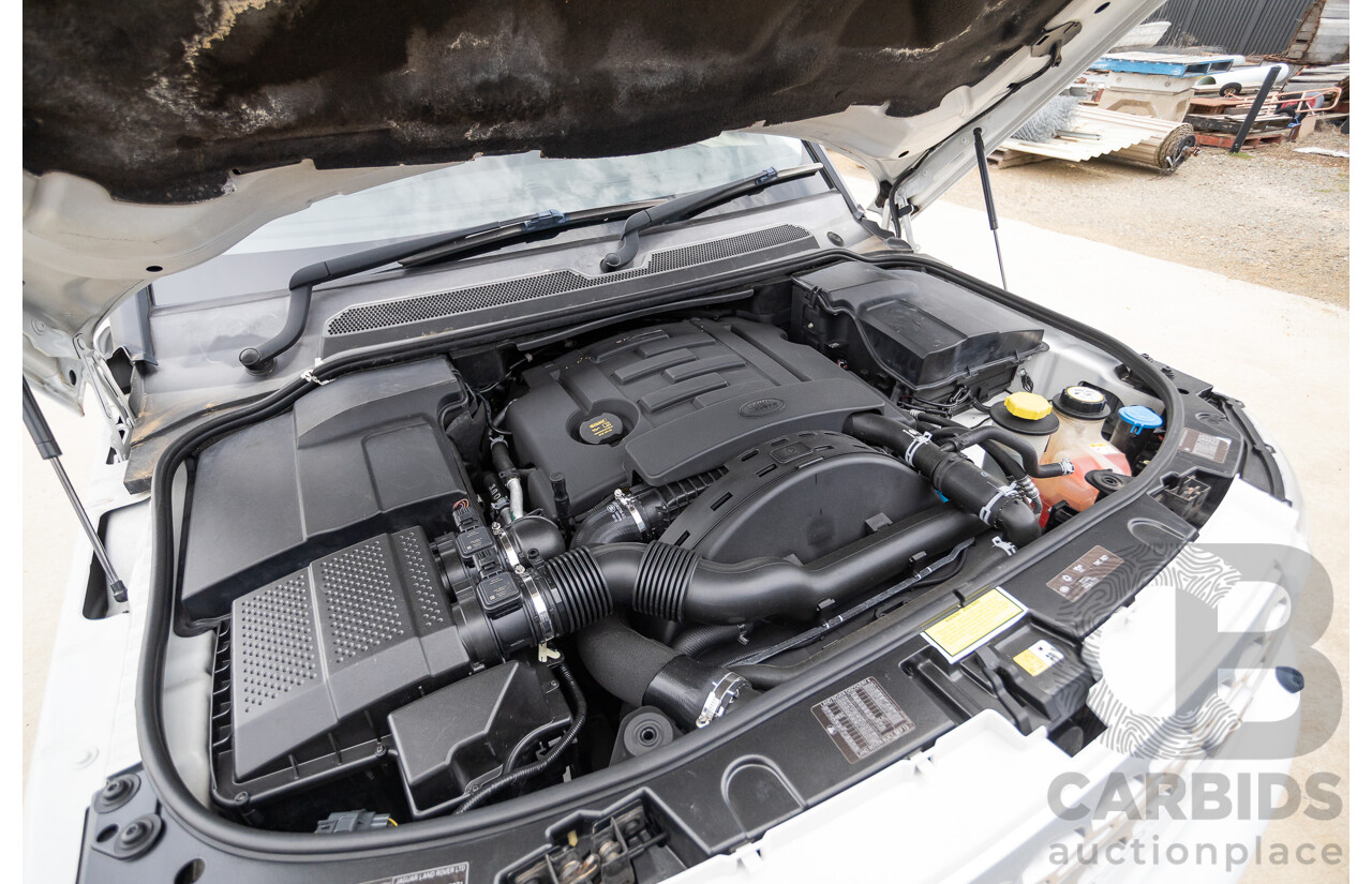 12/2013 Land Rover Discovery 4 3.0 SDV6 SE (4x4) MY13 4D Wagon Fuji White Turbo Diesel 3.0L - 7 seats