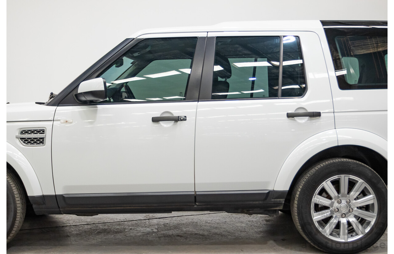 12/2013 Land Rover Discovery 4 3.0 SDV6 SE (4x4) MY13 4D Wagon Fuji White Turbo Diesel 3.0L - 7 seats