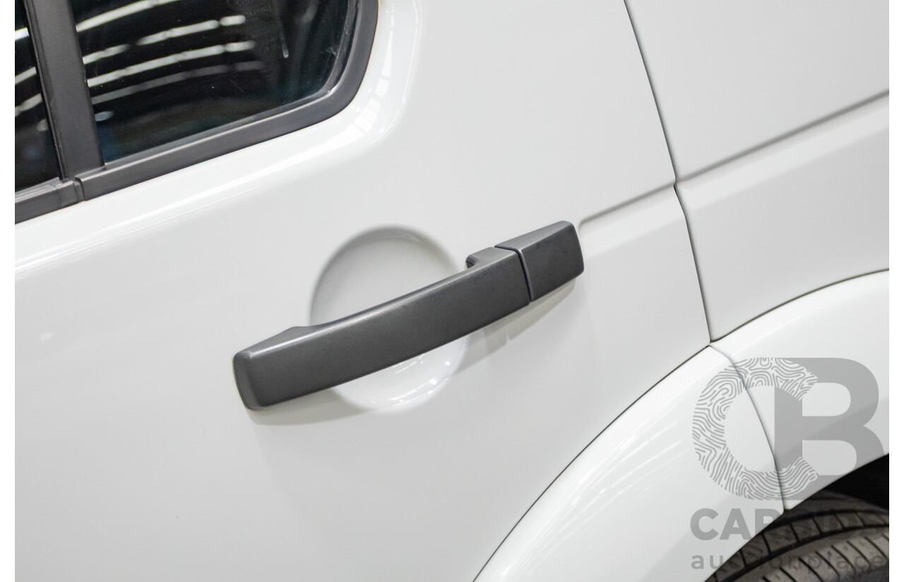 12/2013 Land Rover Discovery 4 3.0 SDV6 SE (4x4) MY13 4D Wagon Fuji White Turbo Diesel 3.0L - 7 seats