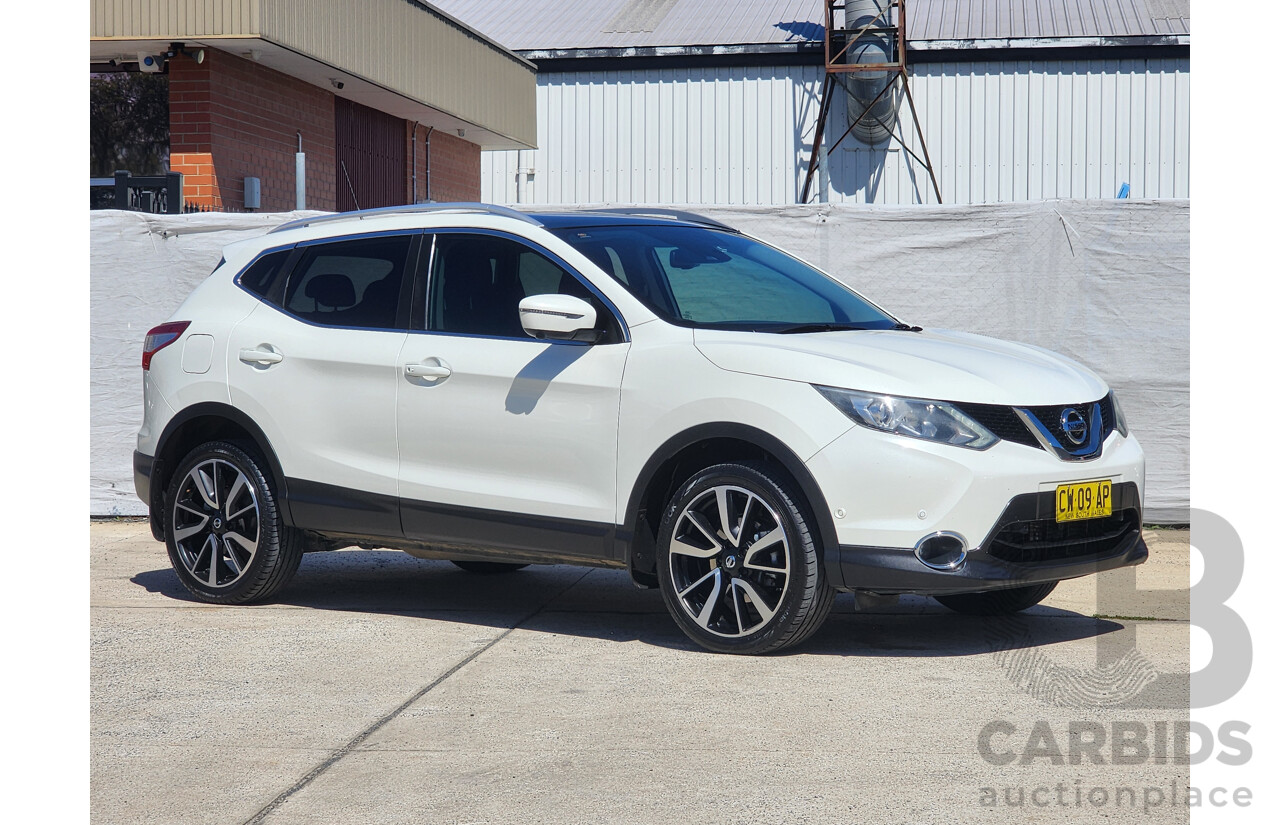 8/2017 Nissan Qashqai TI (4x2) J11 4d Wagon White 2.0L