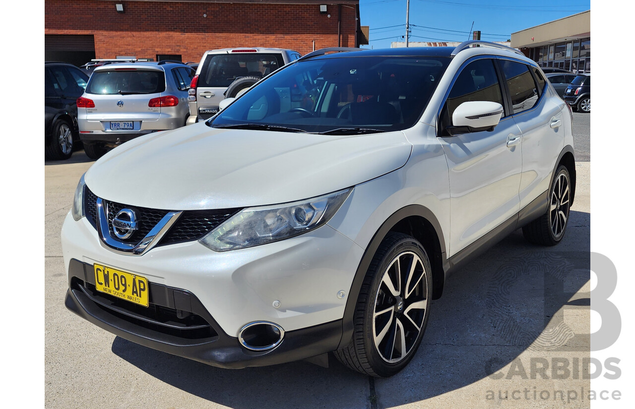 8/2017 Nissan Qashqai TI (4x2) J11 4d Wagon White 2.0L