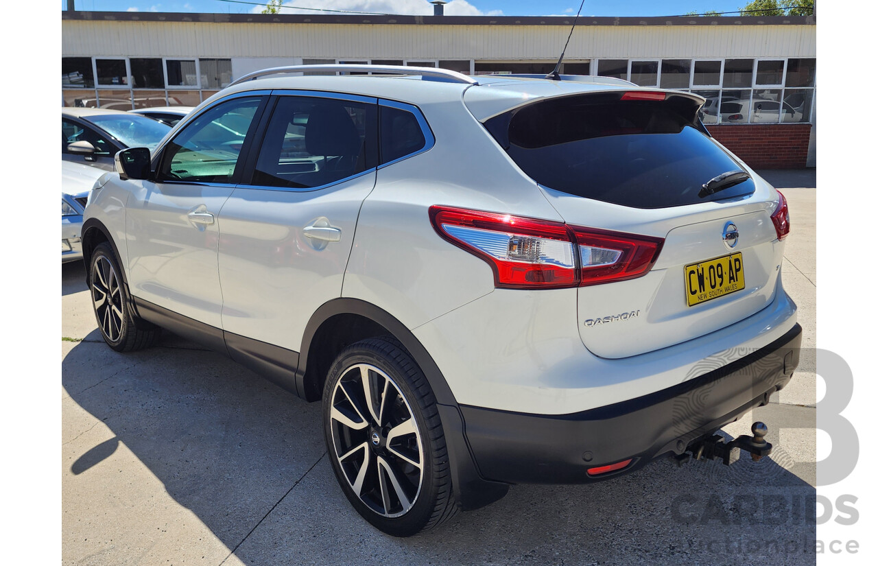 8/2017 Nissan Qashqai TI (4x2) J11 4d Wagon White 2.0L