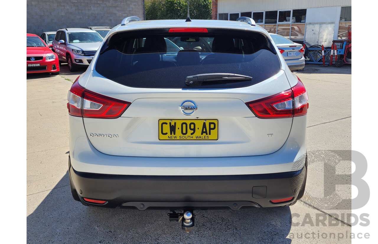 8/2017 Nissan Qashqai TI (4x2) J11 4d Wagon White 2.0L
