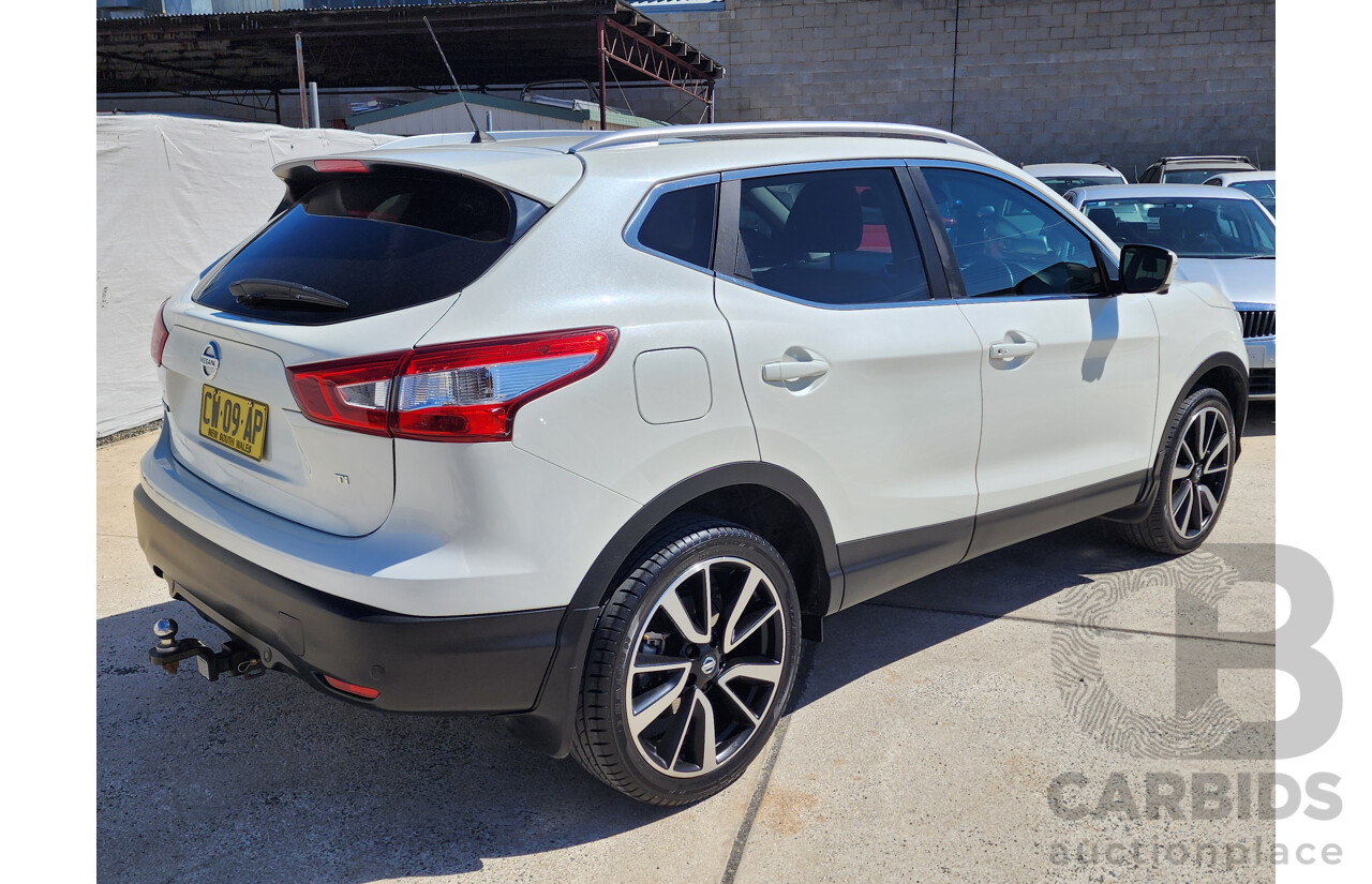 8/2017 Nissan Qashqai TI (4x2) J11 4d Wagon White 2.0L
