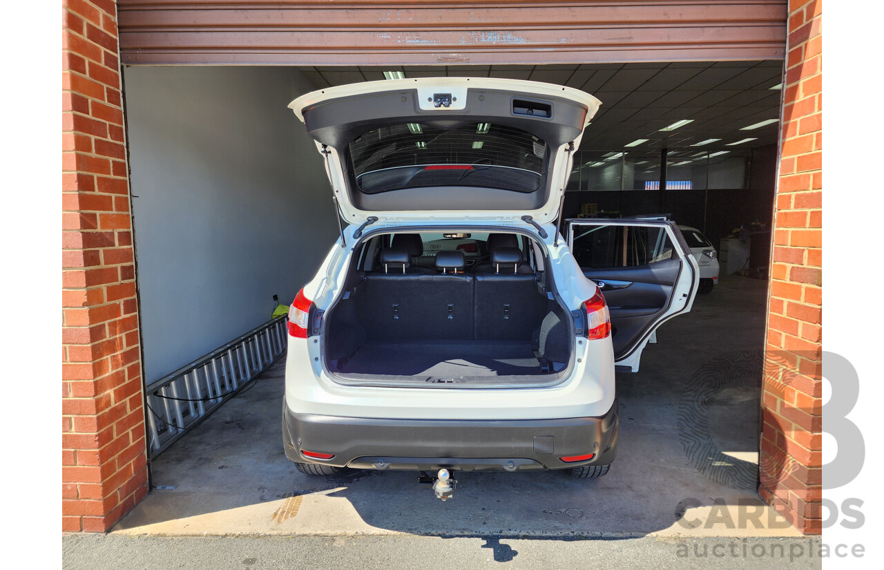 8/2017 Nissan Qashqai TI (4x2) J11 4d Wagon White 2.0L
