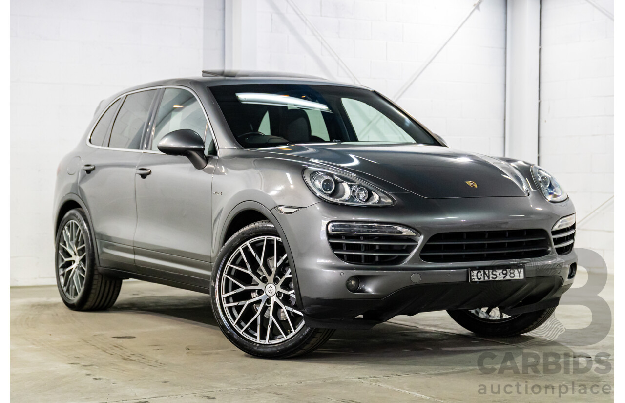9/2013 Porsche Cayenne Diesel Series 2 MY14 4d Wagon Meteor Grey Metallic Turbo Diesel V6 3.0L