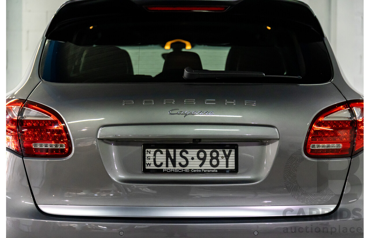 9/2013 Porsche Cayenne Diesel Series 2 MY14 4d Wagon Meteor Grey Metallic Turbo Diesel V6 3.0L