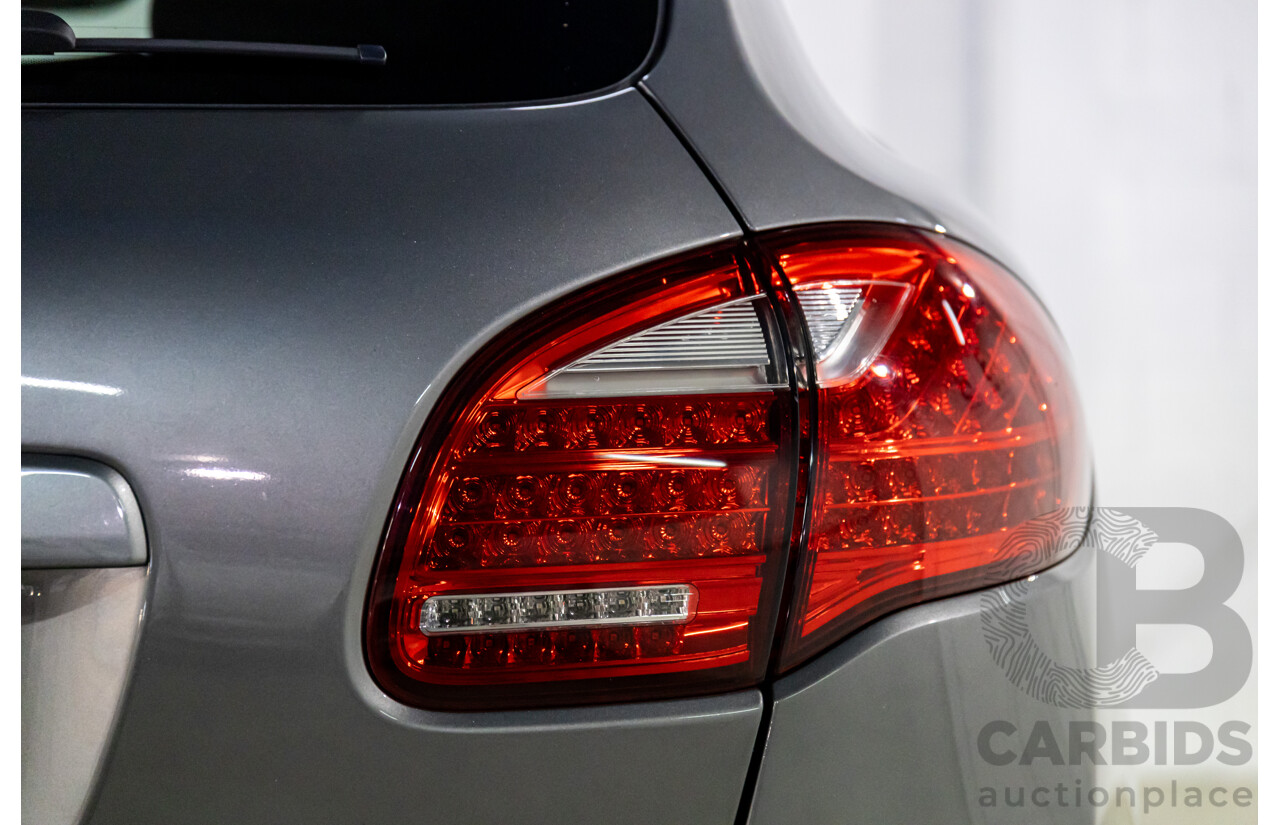 9/2013 Porsche Cayenne Diesel Series 2 MY14 4d Wagon Meteor Grey Metallic Turbo Diesel V6 3.0L