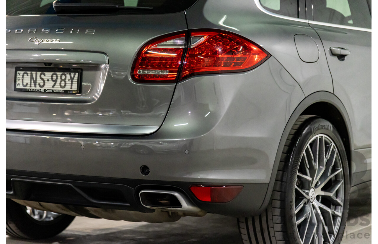 9/2013 Porsche Cayenne Diesel Series 2 MY14 4d Wagon Meteor Grey Metallic Turbo Diesel V6 3.0L