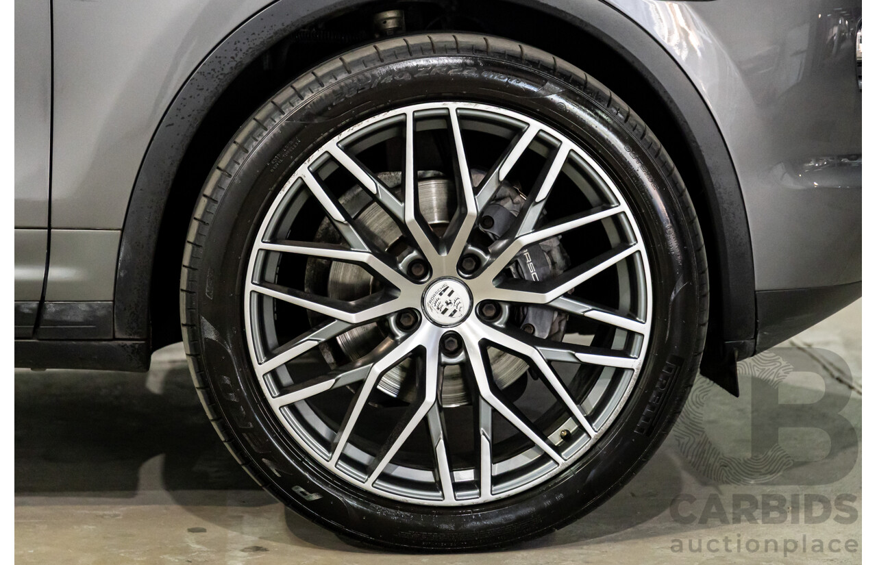 9/2013 Porsche Cayenne Diesel Series 2 MY14 4d Wagon Meteor Grey Metallic Turbo Diesel V6 3.0L
