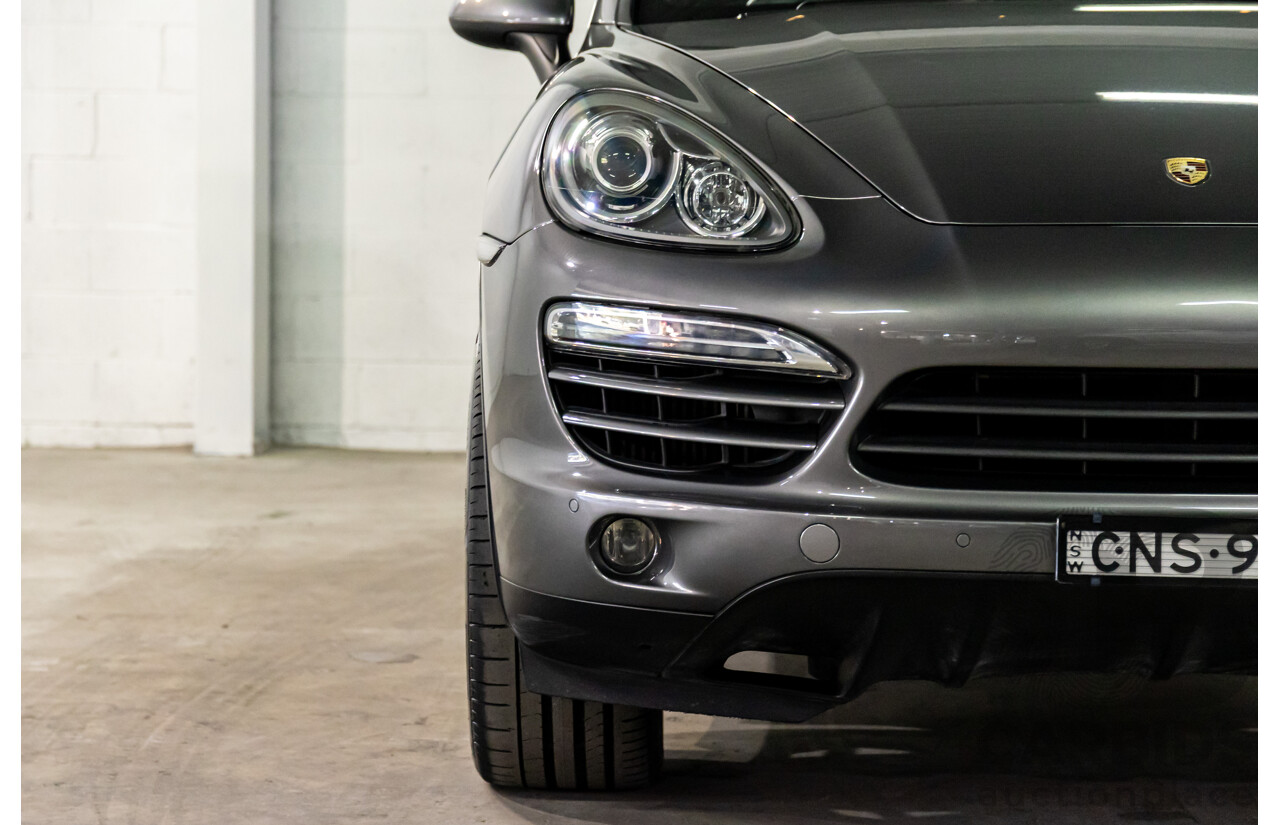 9/2013 Porsche Cayenne Diesel Series 2 MY14 4d Wagon Meteor Grey Metallic Turbo Diesel V6 3.0L