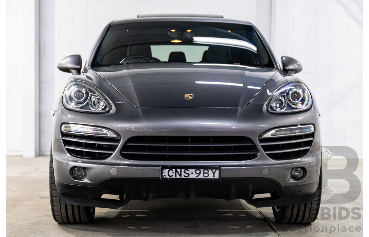9/2013 Porsche Cayenne Diesel Series 2 MY14 4d Wagon Meteor Grey Metallic Turbo Diesel V6 3.0L