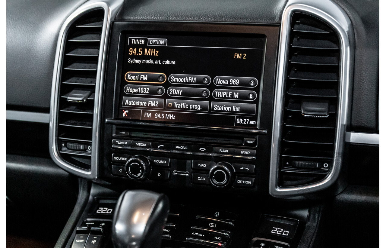 9/2013 Porsche Cayenne Diesel Series 2 MY14 4d Wagon Meteor Grey Metallic Turbo Diesel V6 3.0L