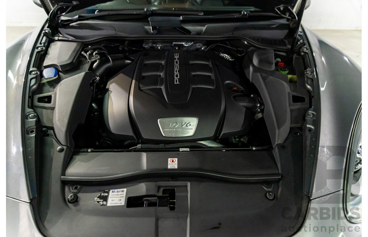 9/2013 Porsche Cayenne Diesel Series 2 MY14 4d Wagon Meteor Grey Metallic Turbo Diesel V6 3.0L