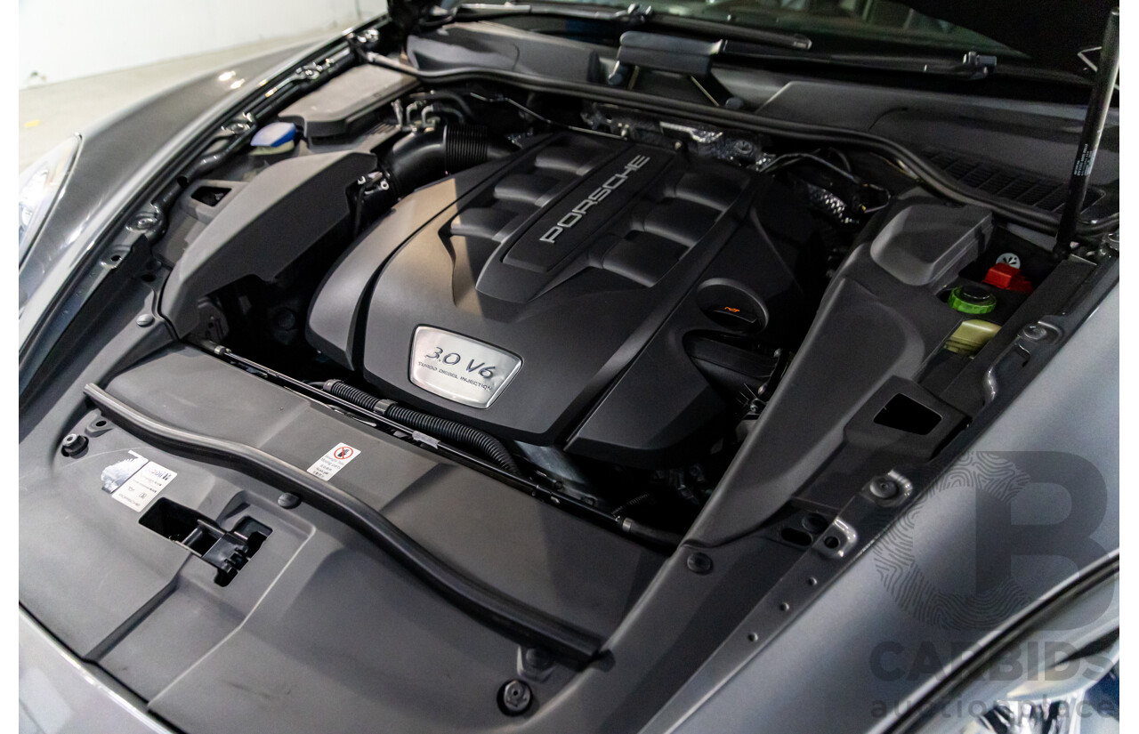 9/2013 Porsche Cayenne Diesel Series 2 MY14 4d Wagon Meteor Grey Metallic Turbo Diesel V6 3.0L
