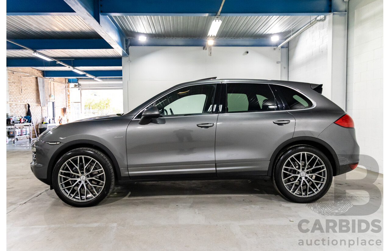 9/2013 Porsche Cayenne Diesel Series 2 MY14 4d Wagon Meteor Grey Metallic Turbo Diesel V6 3.0L