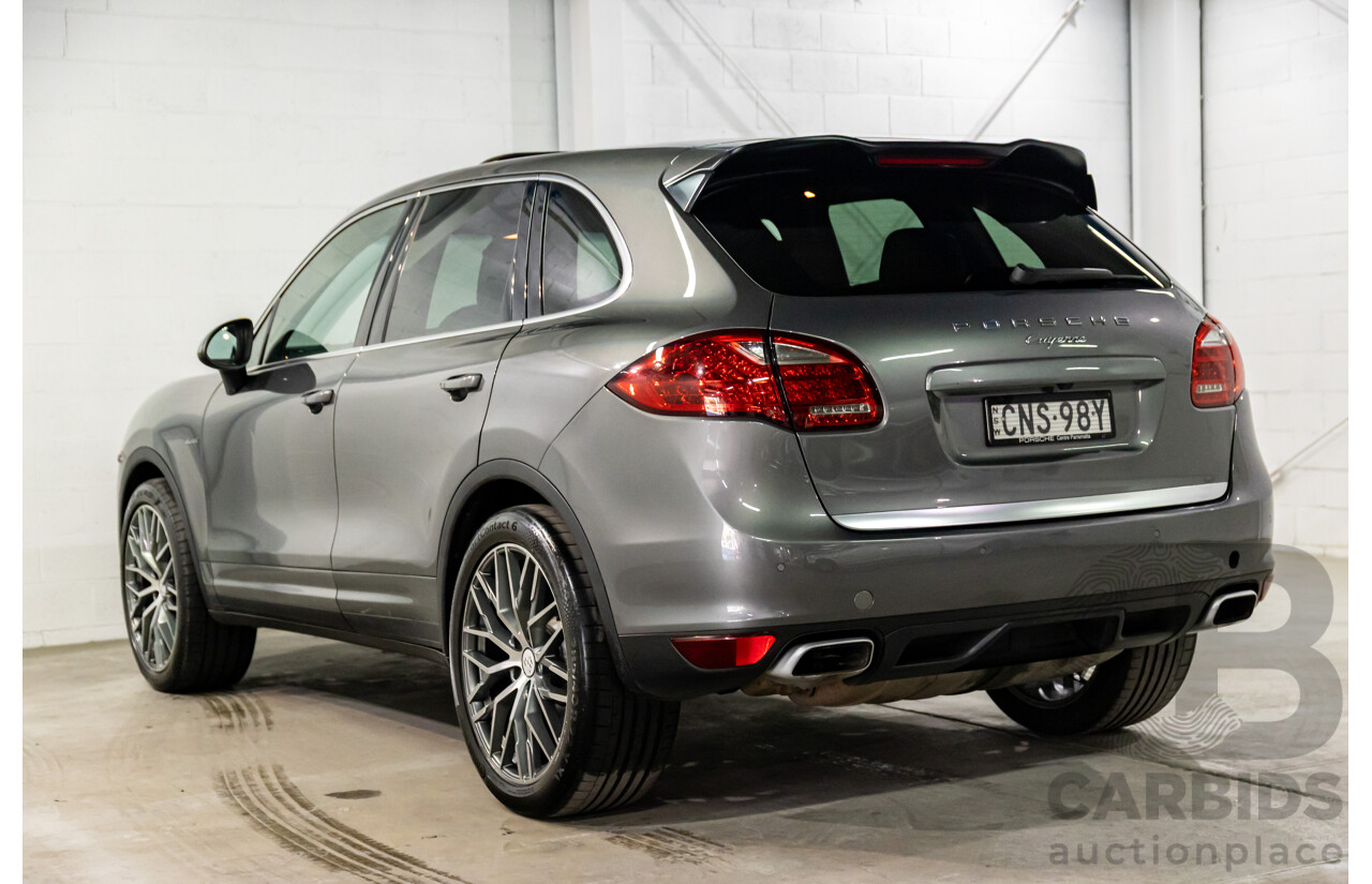 9/2013 Porsche Cayenne Diesel Series 2 MY14 4d Wagon Meteor Grey Metallic Turbo Diesel V6 3.0L