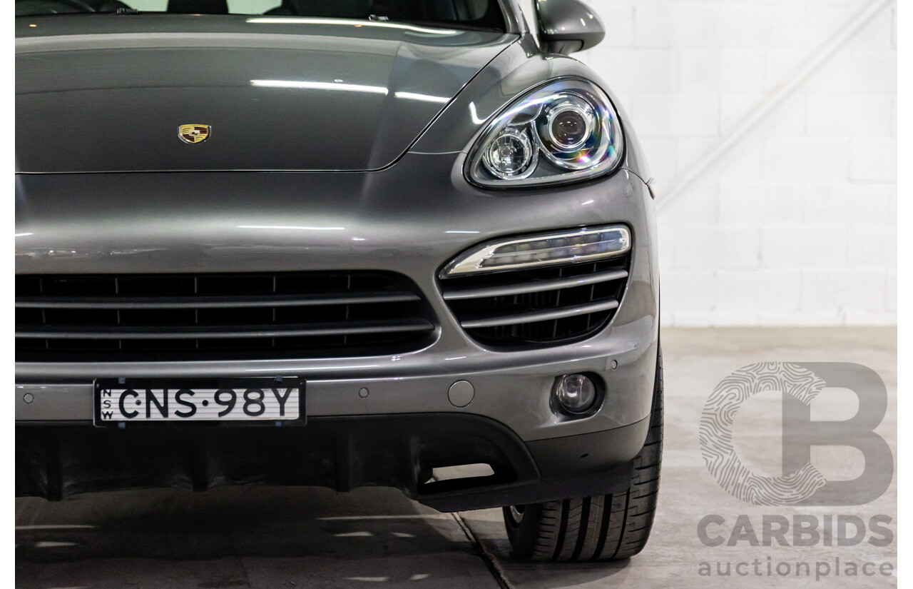 9/2013 Porsche Cayenne Diesel Series 2 MY14 4d Wagon Meteor Grey Metallic Turbo Diesel V6 3.0L