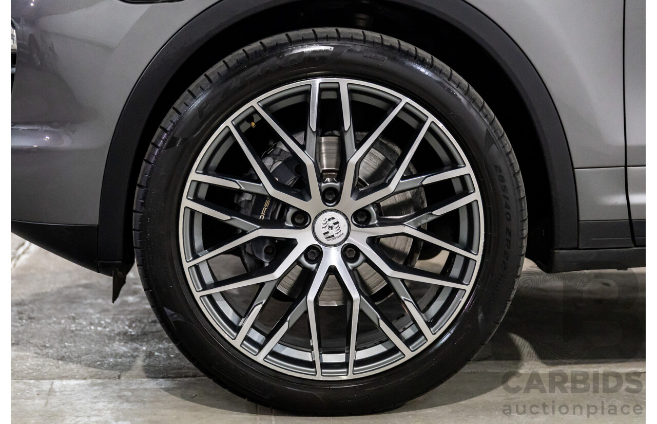 9/2013 Porsche Cayenne Diesel Series 2 MY14 4d Wagon Meteor Grey Metallic Turbo Diesel V6 3.0L