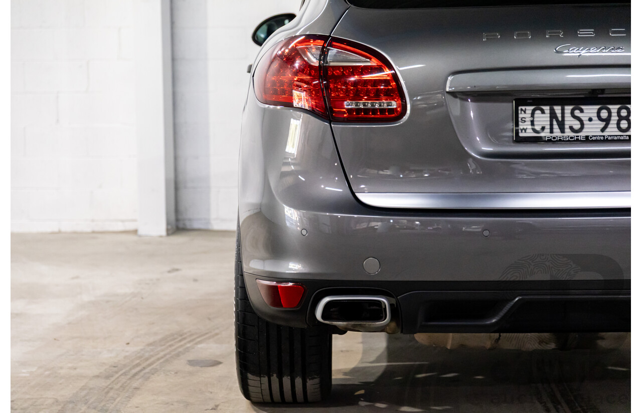 9/2013 Porsche Cayenne Diesel Series 2 MY14 4d Wagon Meteor Grey Metallic Turbo Diesel V6 3.0L