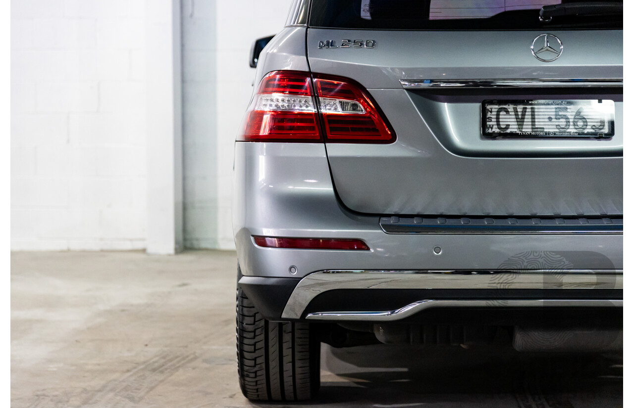 8/2014 Mercedes-Benz ML 250 CDI Bluetec (4x4) 166 4d Wagon Palladium Silver Metallic Turbo Diesel 2.1L