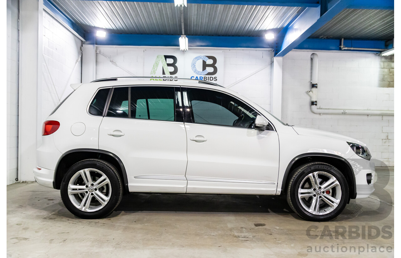 11/2014 Volkswagen Tiguan 130 TDI R-Line (4x4) 5NC MY15 4d Wagon Pure White Turbo Diesel 2.0L