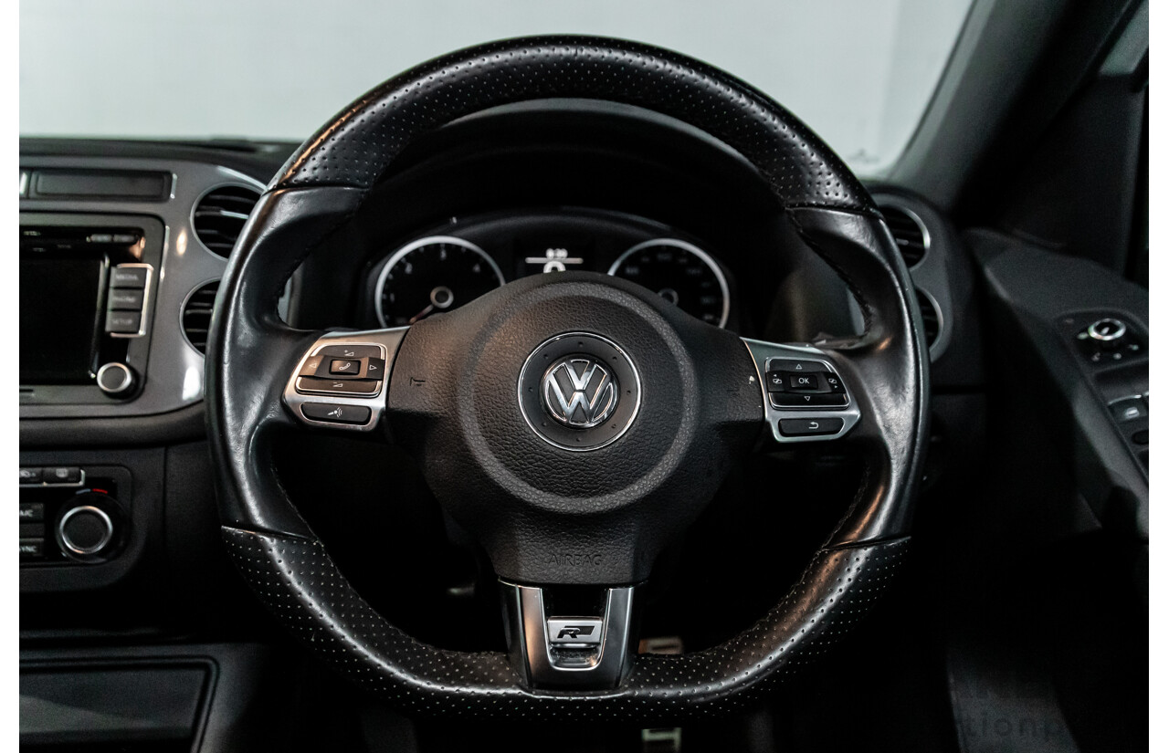 11/2014 Volkswagen Tiguan 130 TDI R-Line (4x4) 5NC MY15 4d Wagon Pure White Turbo Diesel 2.0L