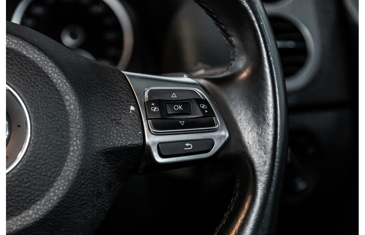 11/2014 Volkswagen Tiguan 130 TDI R-Line (4x4) 5NC MY15 4d Wagon Pure White Turbo Diesel 2.0L