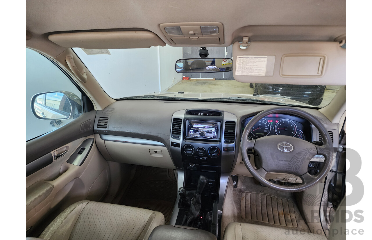10/2003 Toyota Landcruiser Prado GXL (4x4) GRJ120R 4d Wagon Gold 4.0L
