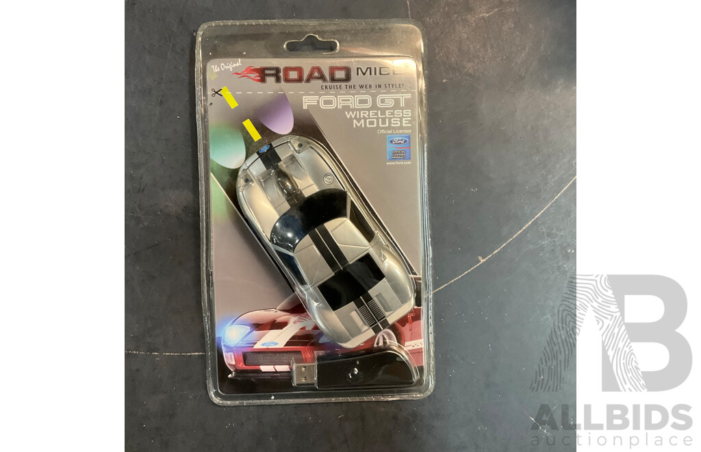 Ford, Holden, Range Rover Model Cars and Collectible Mouse and Mouse Pad - Lot of 6