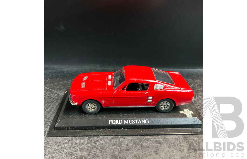 Ford, Holden, Range Rover Model Cars and Collectible Mouse and Mouse Pad - Lot of 6