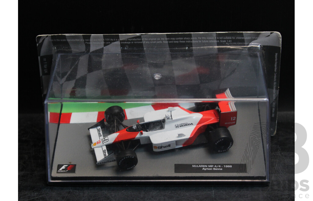 Formula 1 Mercedes - F1 W05  Hybrid & McLAREN MP4/4 1988 Collection Model Car