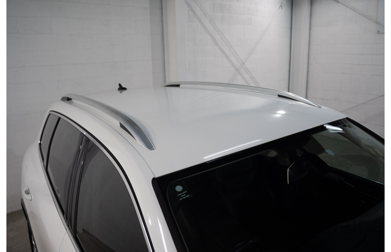 6/2015 Volkswagen Touareg 150 TDI 7P MY16 4d Wagon Pure White Turbo Diesel V6 3.0L