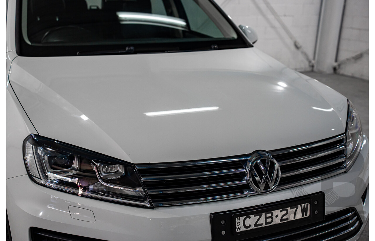 6/2015 Volkswagen Touareg 150 TDI 7P MY16 4d Wagon Pure White Turbo Diesel V6 3.0L