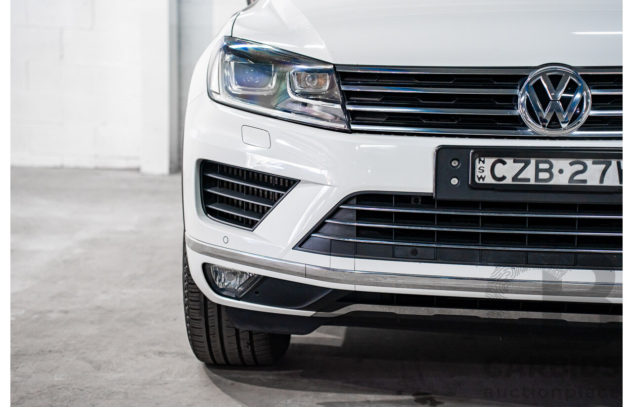 6/2015 Volkswagen Touareg 150 TDI 7P MY16 4d Wagon Pure White Turbo Diesel V6 3.0L
