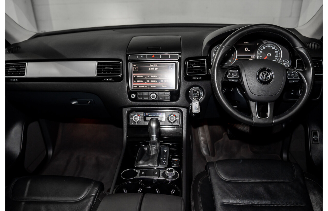 6/2015 Volkswagen Touareg 150 TDI 7P MY16 4d Wagon Pure White Turbo Diesel V6 3.0L