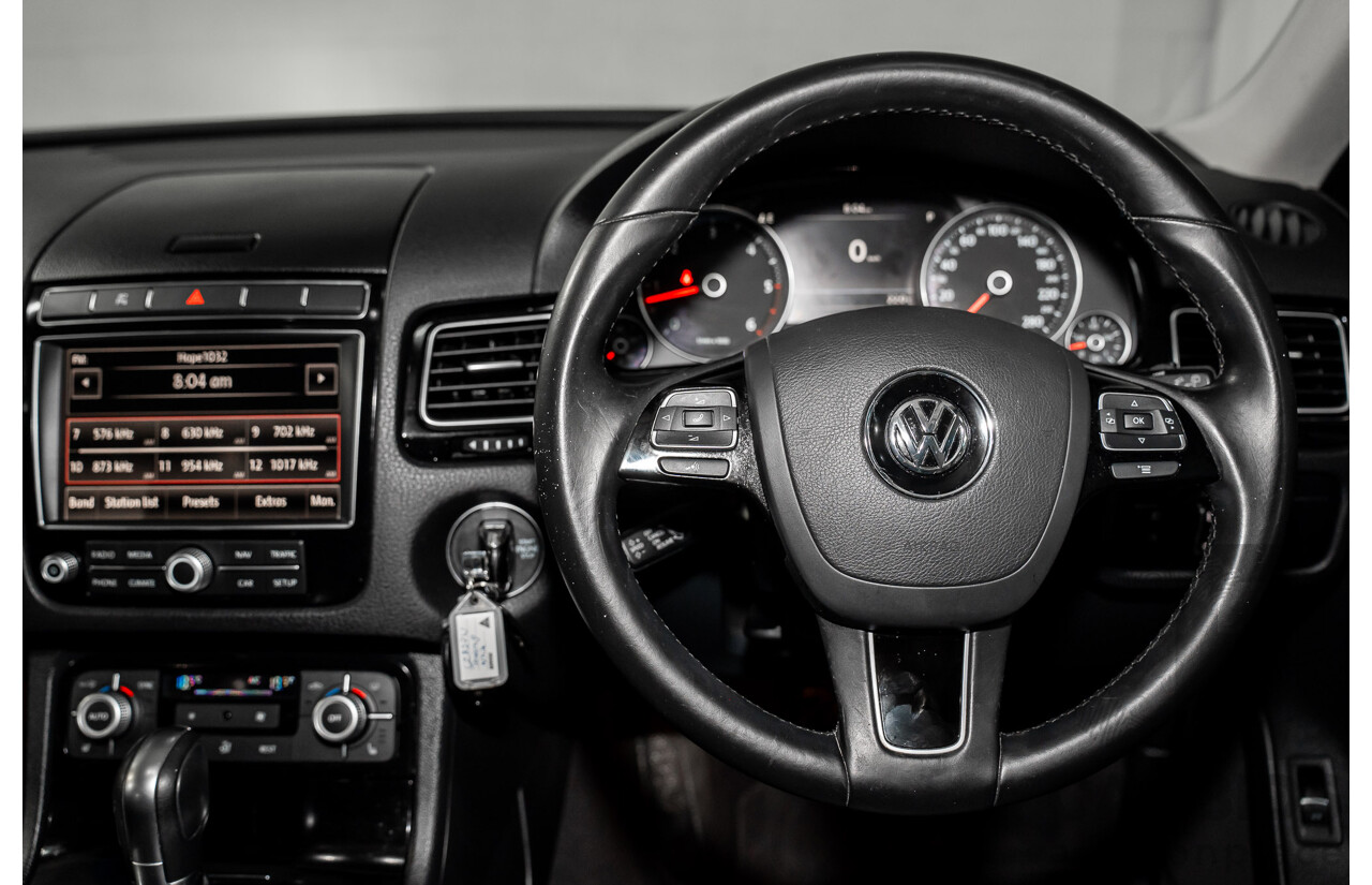 6/2015 Volkswagen Touareg 150 TDI 7P MY16 4d Wagon Pure White Turbo Diesel V6 3.0L