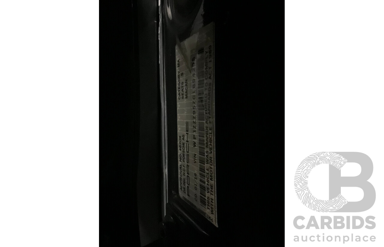 01/2016 Porsche Macan Turbo (AWD) MY16 4d Wagon Jet Black Metallic Twin Turbo V6 3.6L