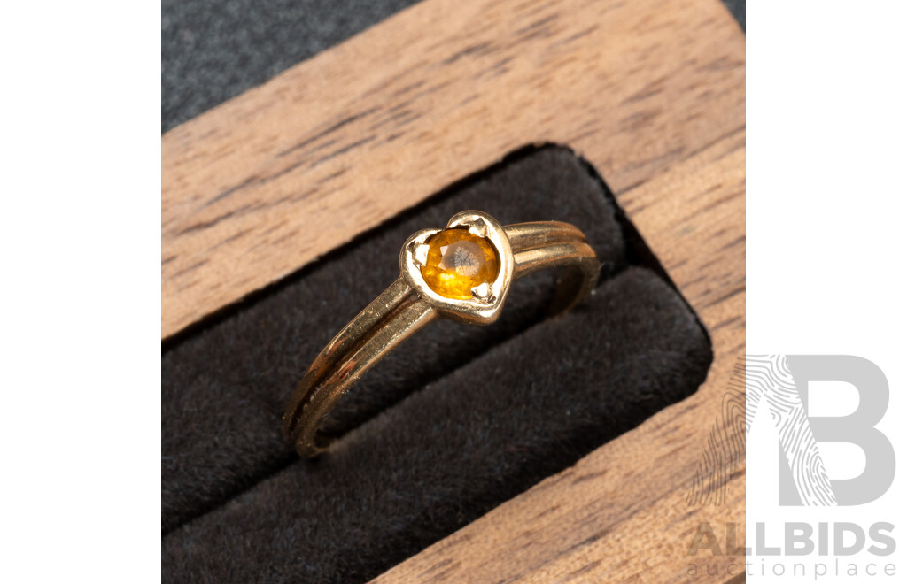 9ct Heart Ring with Citrine, Size G, 0.94 Grams